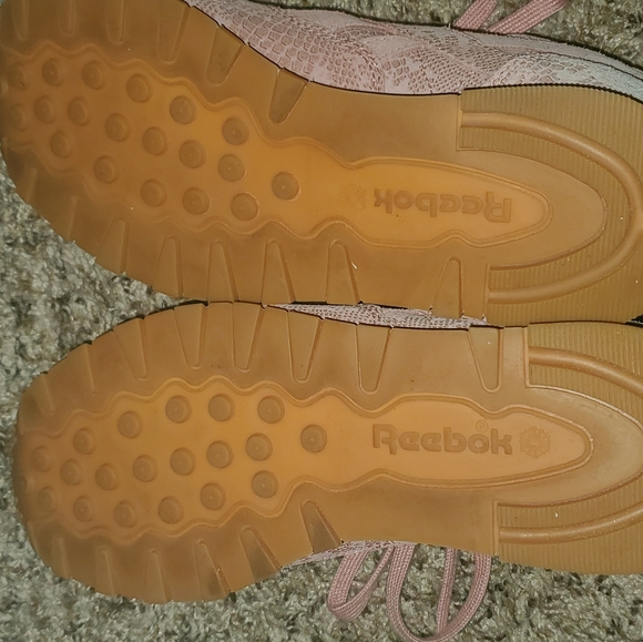 Reeboks women's sneakers - Picture 3 of 3